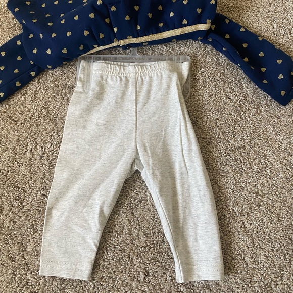 NWT New Carter’s baby girl 2 piece set long sleeve top and legging pant 6 months - Picture 4 of 5